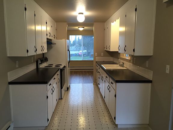 5th image of 3586 E Spokane St