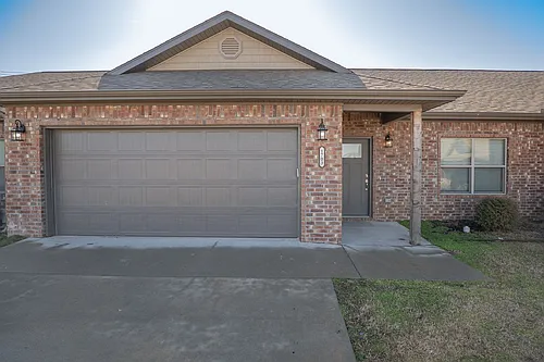 1703 Booker Cir Photo 1