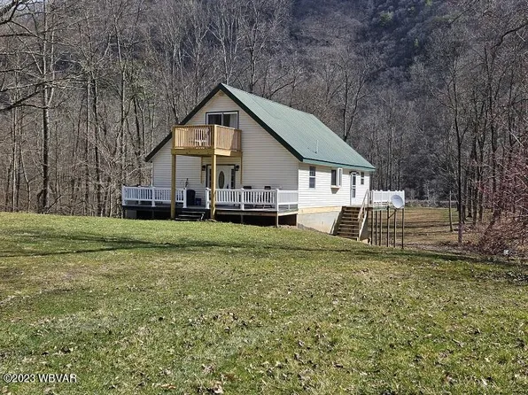 8196 Renovo Rd, Mill Hall, PA 17751