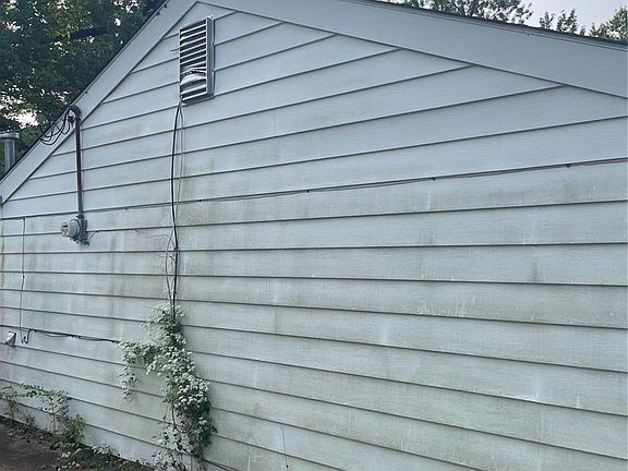 3rd image of 9760 Dennis Dr