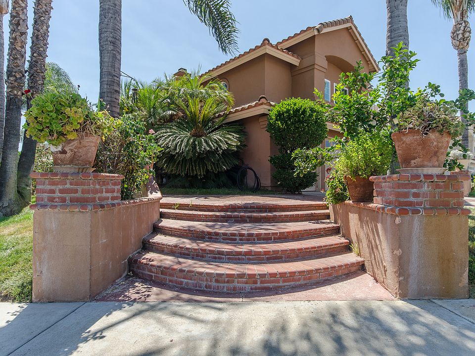 1st image of 40235 White Leaf Ln
