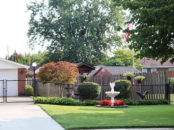 2nd image of 7002 Uranus Dr