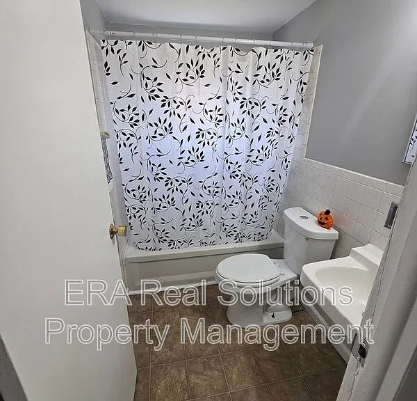 3600 Cushing Dr #C — Photo 4