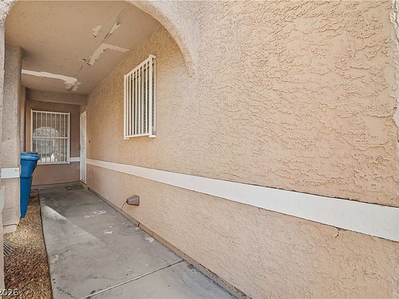 4th image of 3910 Gulliver St