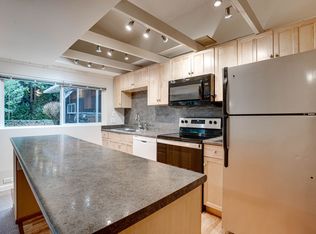 9115 236th St SW APT B, Edmonds, WA 98026