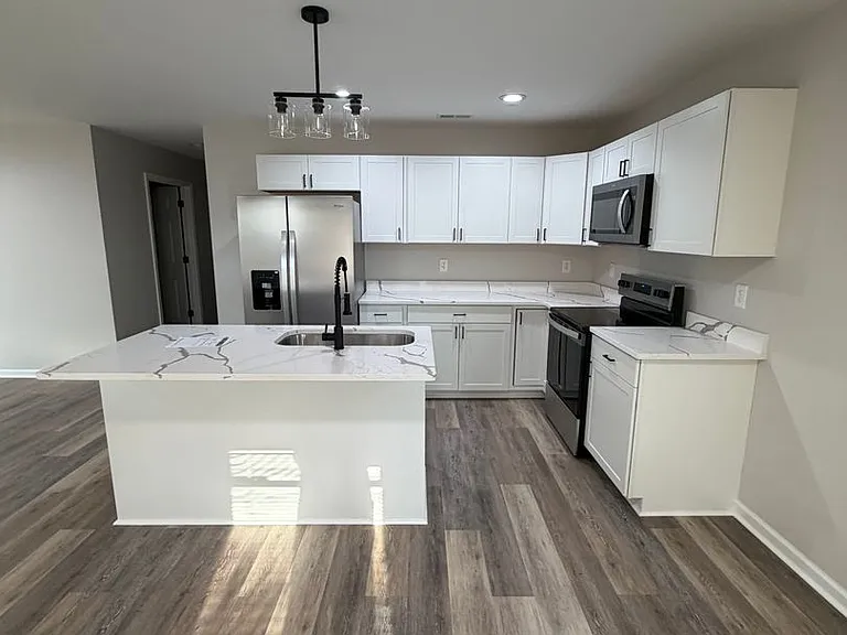 2269 Aragon St — Photo 6