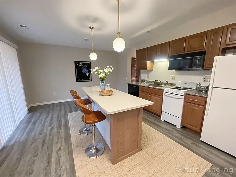 30 Fall Creek Dr #2 — Photo 3