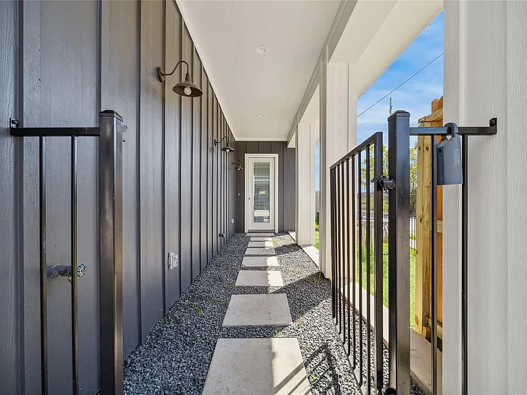 5237 Hillman St #F — Photo 2