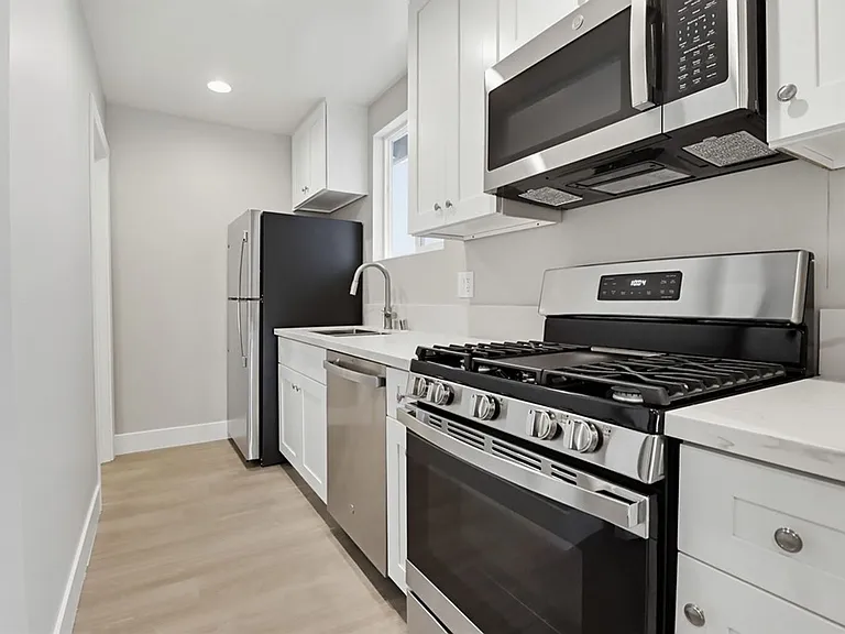 54th Street 2985-2987 Front Units — Photo 7