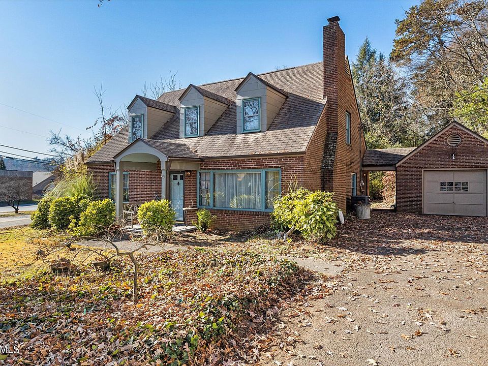 1st image of 301 W End Ln