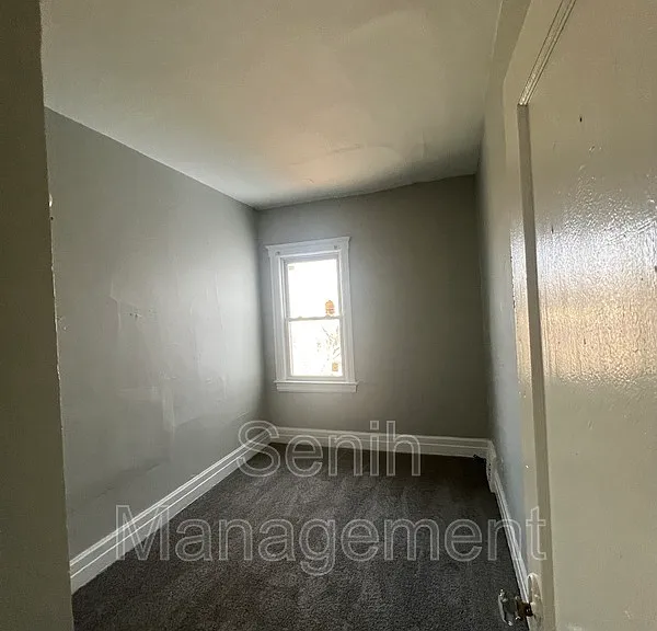 3980 Helen St — Photo 8