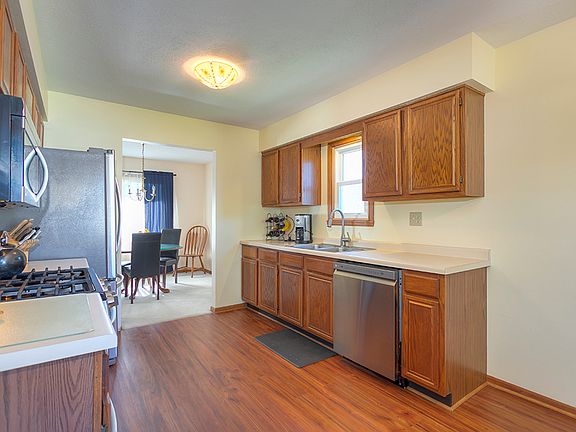 5th image of 954 Candleford Ln