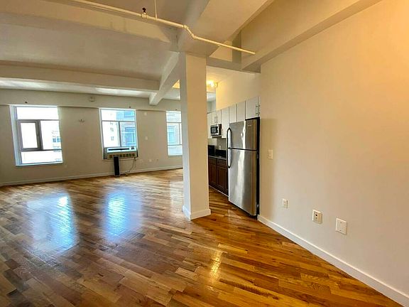 2nd image of 29-28 41st Ave APT 904