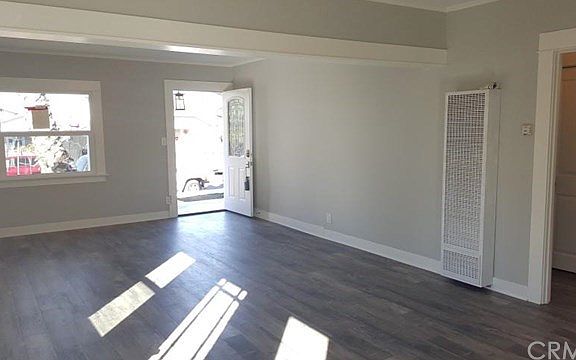 4th image of 1332 W 73rd St