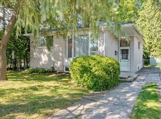 2 Corbett Cres, Aurora, ON L4G2G1