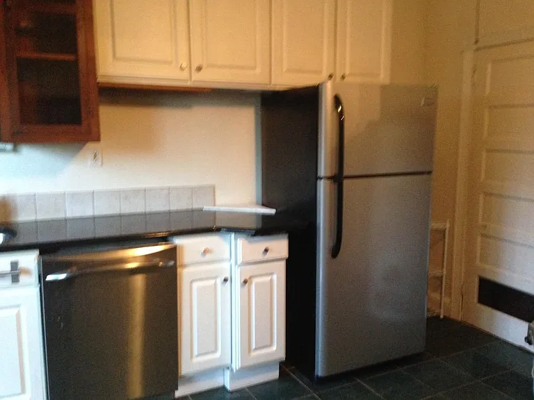3207 Parkwood Ave #WHOLE HOUSE — Photo 13