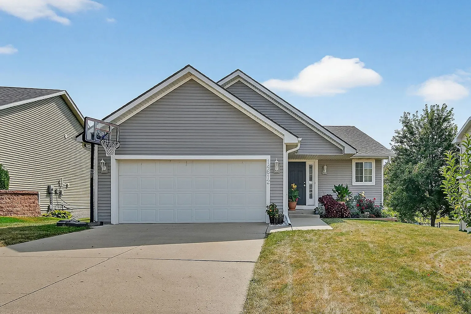 4 bed, 1427 sqft, $2,800 — Photo 2