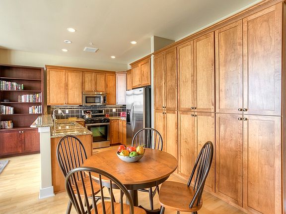 5th image of 708 Market St Unit 404