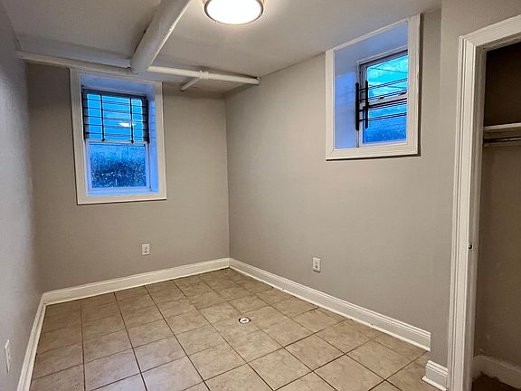 3rd image of 863 Pavonia Ave #13
