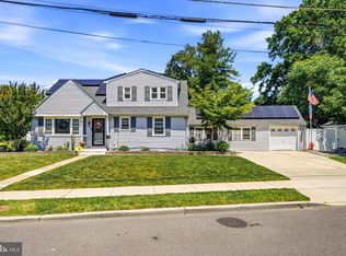 411 W Cedar Ave, Oaklyn, NJ 08107