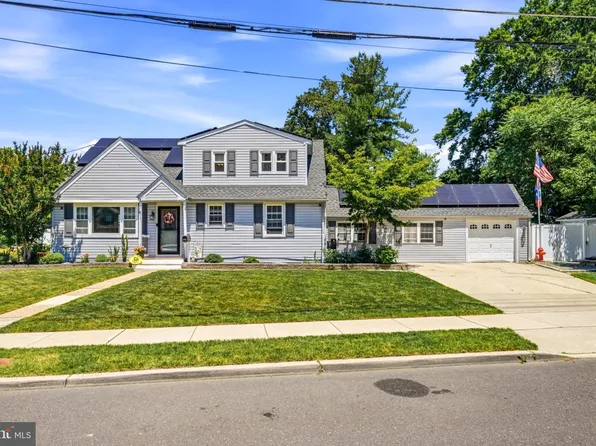 411 W Cedar Ave, Oaklyn, NJ 08107