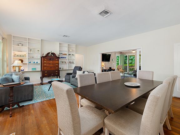 3rd image of 1102 SEASPRAY Avenue