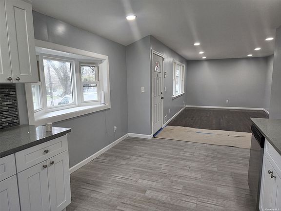5th image of 246 Fruitwood Ln