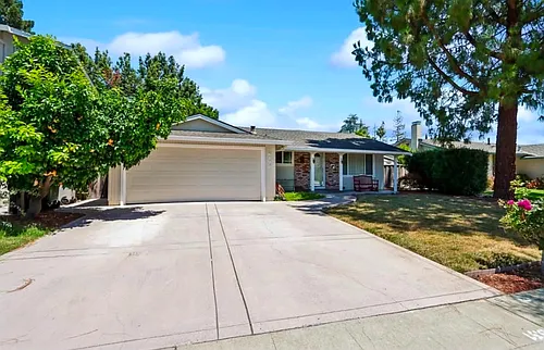6175 Oneida Dr Photo 1