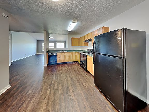 3rd image of 707 Runnymede Ct