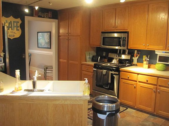 3rd image of 2403 Olde Salem Dr