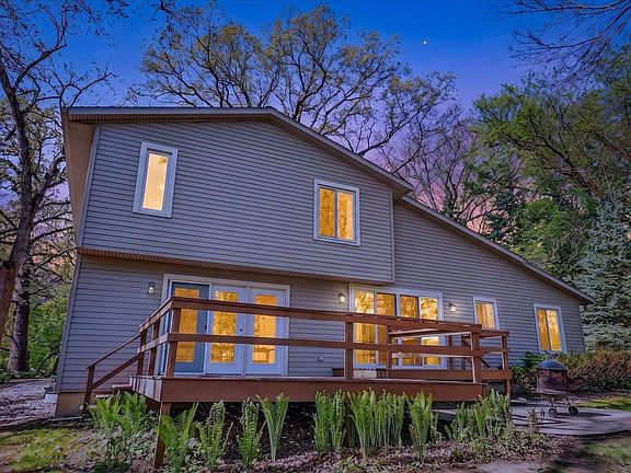 2nd image of 4514 Meadow Wood Cir