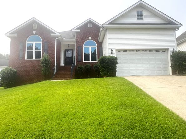 220 Sugarloaf Cir
