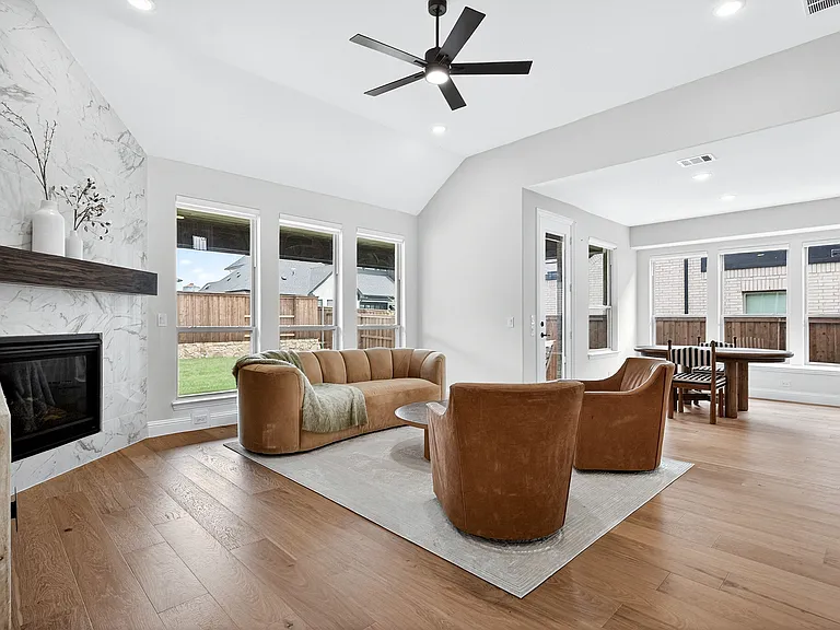 4010 Zina Ln — Photo 6