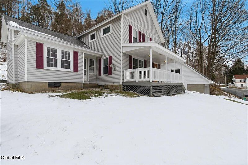 3rd image of 129 Green Hollow Road