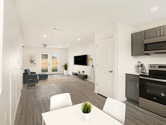 5th image of 100 Chateau Ct #506