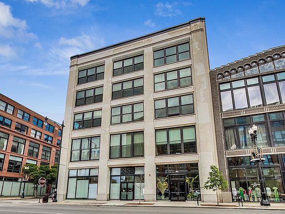 2nd image of 2303 S Michigan Ave APT 211