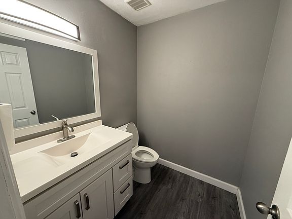 5th image of 5110 W 1st St
