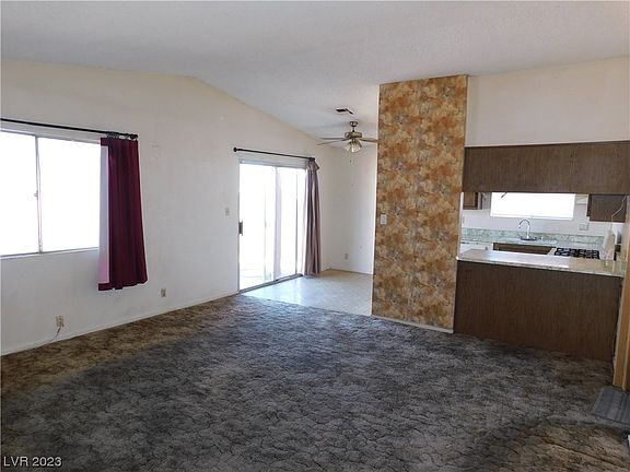 4th image of 410 Daffodil Dr