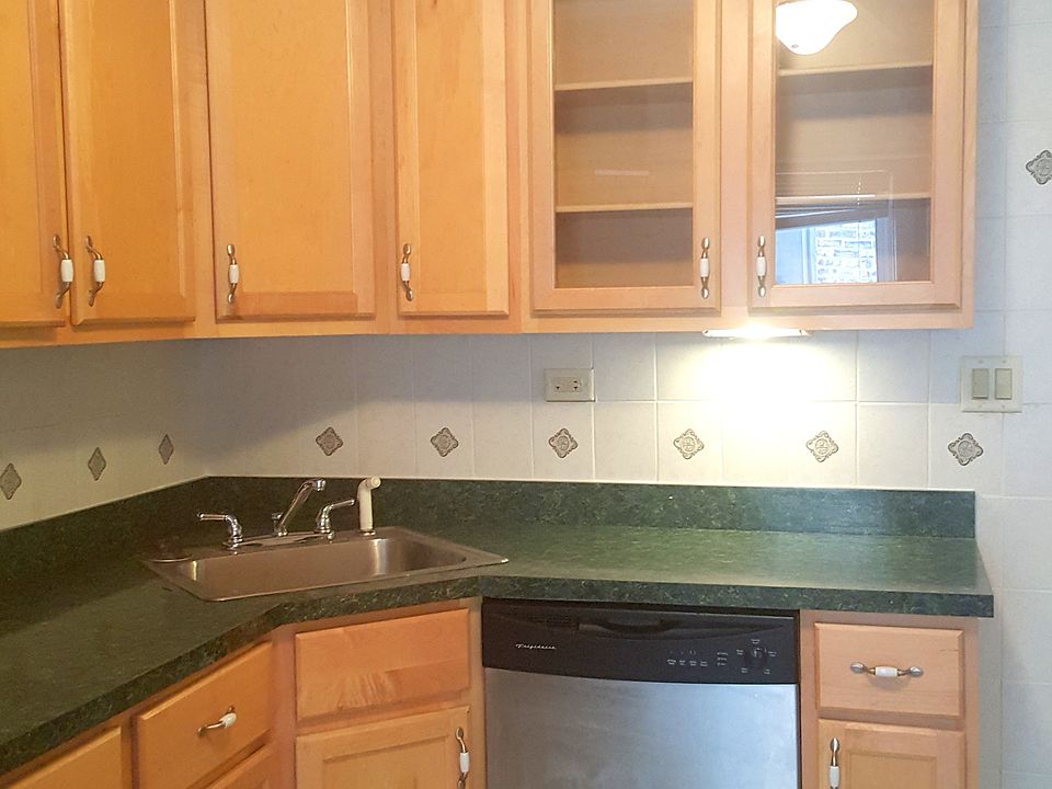 Vintage 3 Bedroom 2 full Baths