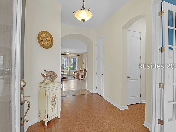 5th image of 4 Waterview Ct