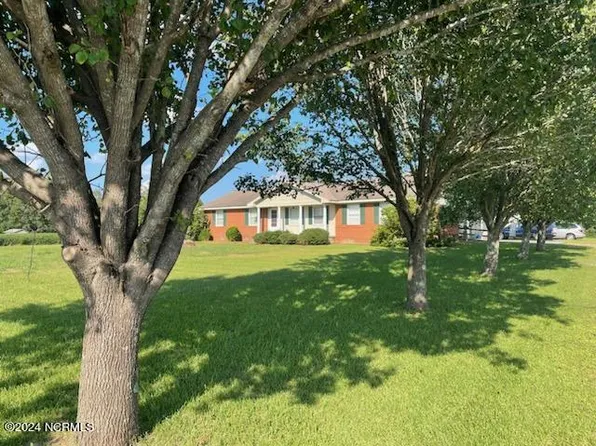 2015 Hallsboro Road S, Hallsboro, NC 28442