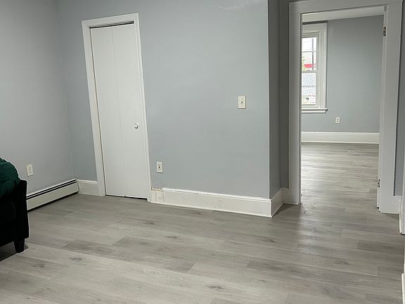 2nd image of 21 Weston St