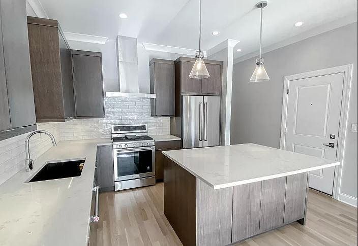 1st image of 3229 N Kenmore Ave #1N