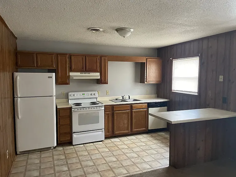 4500 A H Oak Haven Dr #A — Photo 3