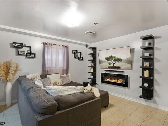 4th image of 49-51 Crawford St