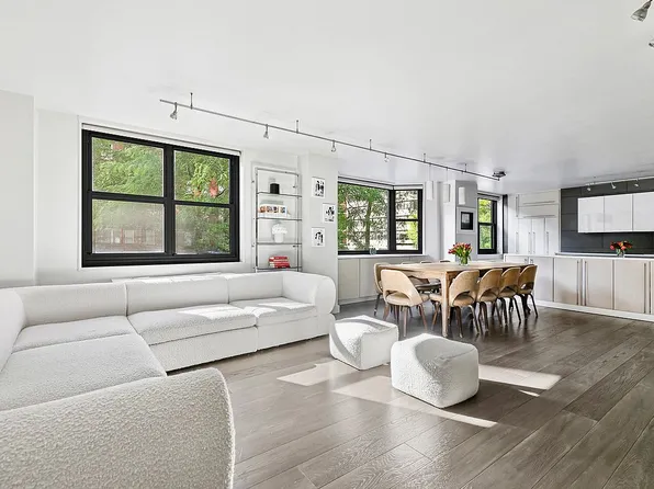 200 E 90th St #2GH, Manhattan, NY 10128