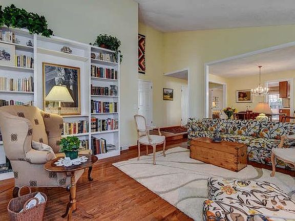 3rd image of 1671 Coraltree Pl