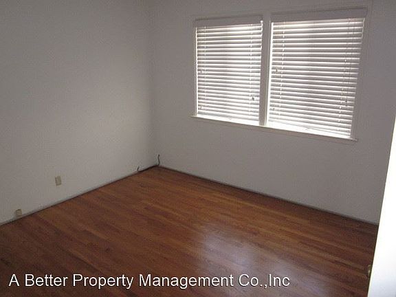 3rd image of 5299 E Ocean Blvd #9