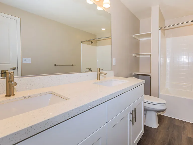 Los Alamitos Luxury Apartments — Photo 34