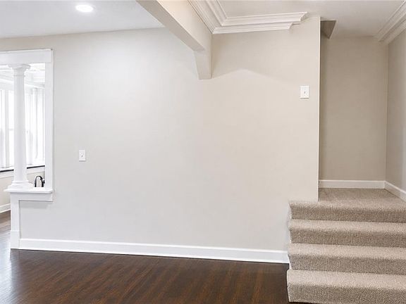 2nd image of 224 N 34th St
